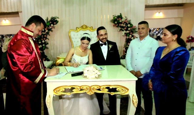 Akyazılı Yasemin Altıntaş Gönlünü kaptırdığı Ersin’e EVET dedi