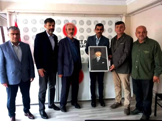 MHP’liler MHP İlçeyi ziyaret etti 
