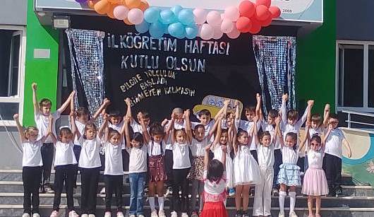 AKYAZI OKULLARINDA 2026-2027 ÖĞRETİM YILI 18 Bin 515 ÖĞRENCİ İLE BAŞLIYOR 